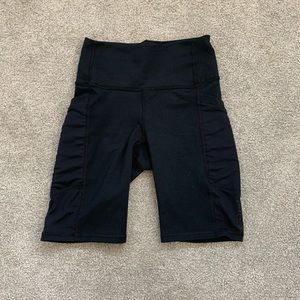 Fabletics Mila shorts 9”